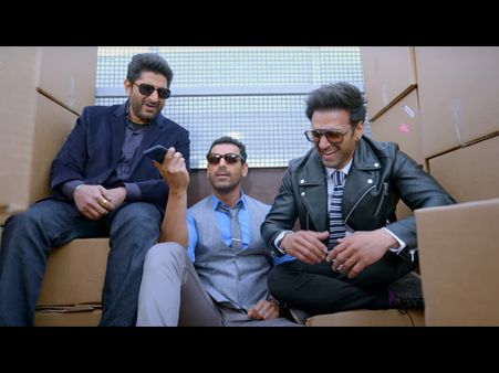 TRAILER: वेलकम और हेरा फेरी के पागलपन को मिलाकर बन गई 'पागलपंती', मजेदार ट्रेलर