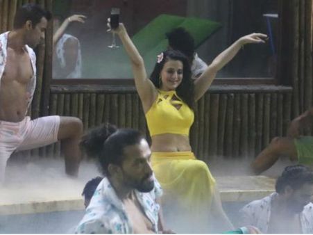 ''अमीषा पटेल, सिद्धार्थ जैसे एक्टर बेरोज़गार हैं, सिर्फ पैसे कमाने के लिए बिग बॉस 13 में आए हैं''