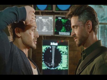 War worldwide Box Office: ऋतिक- टाइगर की जोड़ी विदेश में बनी 300 करोड़ी, तगड़ी कमाई !