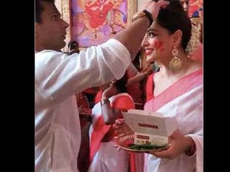 बिपाशा बसु और करण सिंह ग्रोवर ने ऐसे मनाई बिजॉय दशमी, तस्वीरें देखकर आप भी मुस्कुरा देंगे