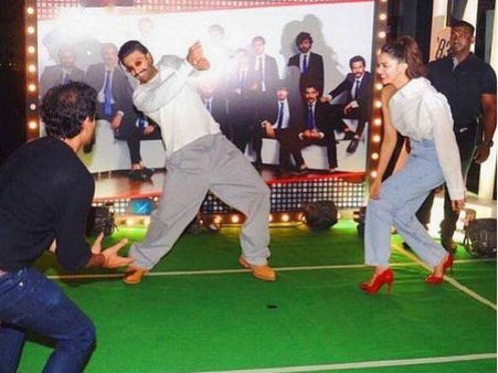 '83 की शूटिंग खत्म- एक साथ पार्टी करते दिखे रणवीर- दीपिका, तस्वीरें और वीडियो VIRAL