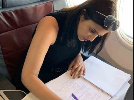 परिणीति चोपड़ा की सायना नेहवाल बायोपिक - एक्ट्रेस ने बनाई 100 सवालों की लंबी लिस्ट, जानिए डीटेल्स