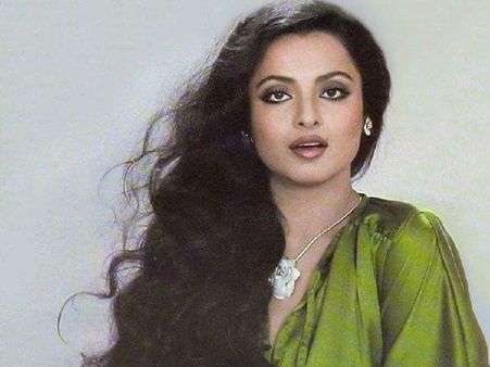 Rekha Birthday: रेखा की खूबसूरती देख आप भी कहेंगे दिल क्या है आप मेरी जान लीजिए, बेस्ट तस्वीरें
