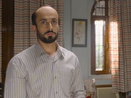 उजड़ा चमन फिल्म रिव्यू- दिल को नहीं छूएगी गंजेपन की यह 'दर्द भरी' कहानी