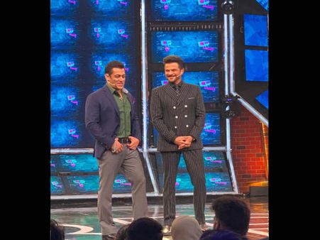 Bigg Boss 13- पागलपंती की प्रमोशन के लिए सलमान खान के शो पर पहुंचे WiFi भाई अनिल कपूर