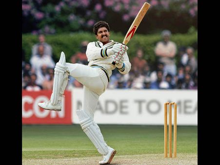 कपिल देव नहीं, रणवीर सिंह हैं ये- फिल्म '83 में दोहराया मशहूर ''नटराज शॉट''- लुक रिलीज