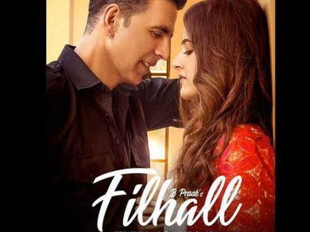 अक्षय कुमार और कृति सैनन की बहन नूपुर सैनन का रोमांस, देखिए #FirstPic