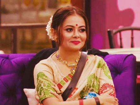 Bigg Boss 13 के फैंस को तगड़ा झटका, बिना एलिमिनेशन के देवोलीना शो से बाहर !