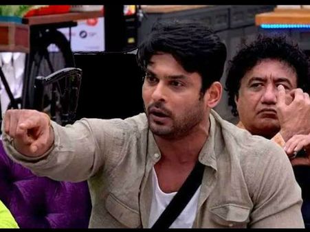 Bigg Boss 13: सिद्धार्थ शुक्ला को मिली सजा, भड़के लोग कहा वो असली हीरो है, शो देखना बंद
