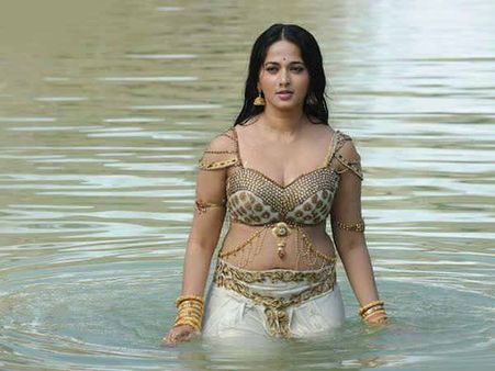 बाहुबली की देवसेना अनुष्का शेट्टी का 38वां जन्मदिन, भल्लालदेव ने डाली तस्वीर