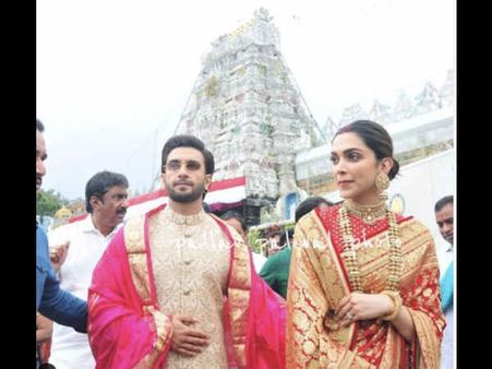 Pics: शादी की पहली सालगिरह पर रणवीर दीपिका ने परिवार के साथ किए तिरूपति बालाजी के दर्शन