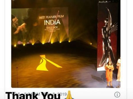 गली बॉय ने एशियाई अकादमी क्रिएटिव अवार्ड में 'सर्वश्रेष्ठ फीचर फिल्म का पुरस्कार किया अपने नाम
