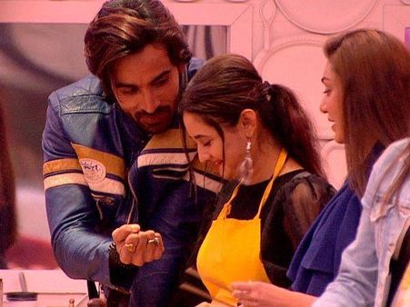 Bigg Boss 13 में अरहान से शादी के लिए रश्मि देसाई ने ली इतने करोड़ फीस, जानकर चौंक जायेंगे !