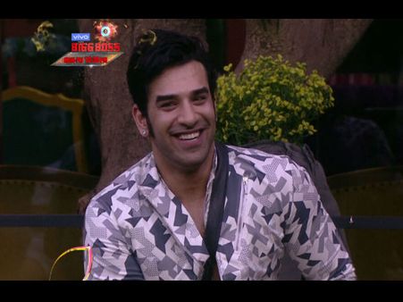 Bigg Boss 13 Video: टास्क में पारस छाबड़ा का निकला विग , गर्लफ्रेंड आकांक्षा का भड़का गुस्सा