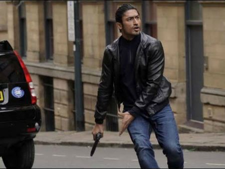 BOX OFFICE: धड़ल्ले से कमा रही है विद्युत जामवाल की 'कमांडो 3', जानें वीकेंड कलेक्शन