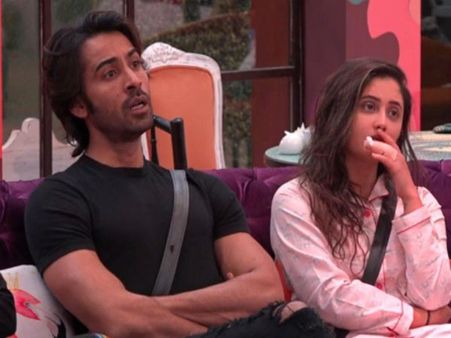 Bigg Boss 13: सलमान खान के गुस्से के बाद रश्मि ने किया अरहान से ब्रेकअप, Video वायरल