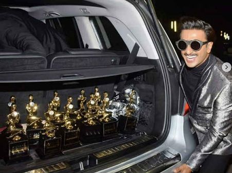 रणवीर सिंह की फिल्म गली बॉय ने बनाया रिकॉर्ड- 13 अवॉर्ड जीत जोया अख्तर ने कर दिया कमाल