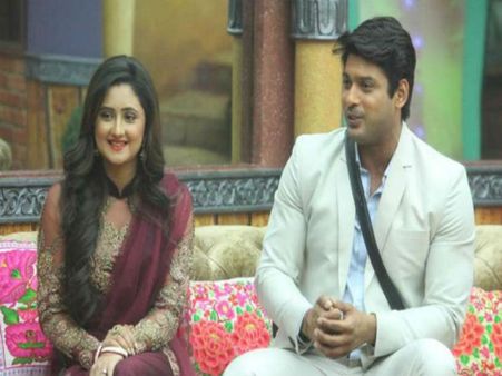 BB 13 Video: एक दूसरे का हाथ थामकर सिद्धार्थ शुक्ला-रश्मि ने की घर में एंट्री, जमकर वायरल