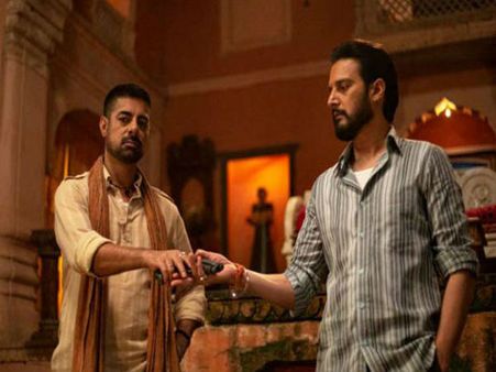 रंगबाज फिर से Review: लंबे समय बाद दिखी ऐसी गैंगस्टर बाजी, हिंसा-राजनीति की दिलचस्प कहानी