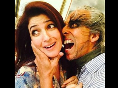 Photo- शादी की सालगिरह पर अक्षय कुमार ने पत्नी ट्विंकल खन्ना को दिया फनी सरप्राइज