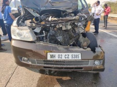 शबाना आजमी कार एक्सीडेंट में घायल, अस्पताल में भर्ती