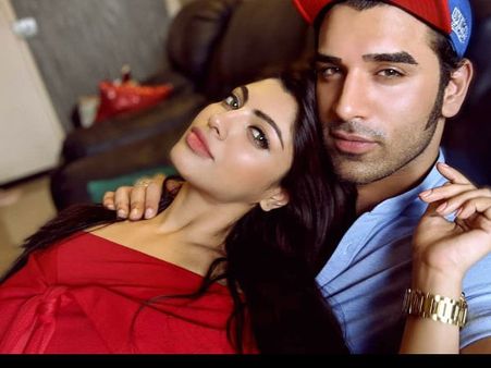 Bigg Boss 13: पारस की गर्लफ्रेंड आकांक्षा के साथ 4 वाइल्ड कार्ड एंट्री, आएगा सबसे बड़ा ट्विस्ट !