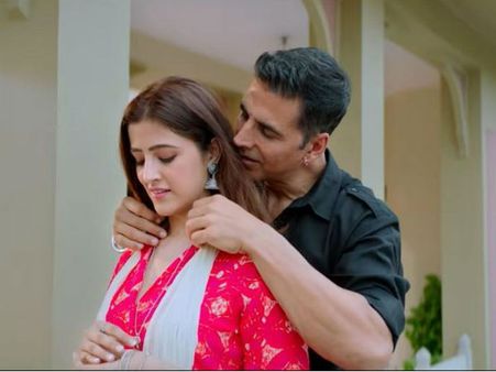 ''बेल बॉटम'' में अक्षय कुमार के साथ दिख सकती हैं कृति सैनन की बहन?