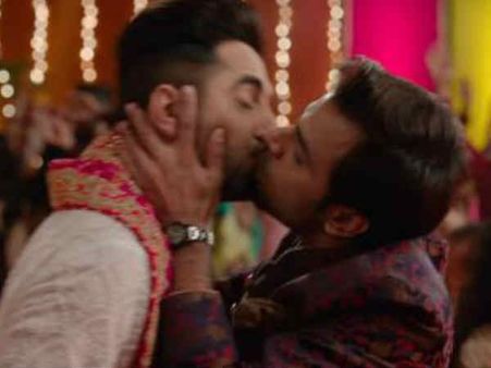 शुभ मंगल ज़्यादा सावधान ट्रेलर Reaction : आयुष्मान खुराना - जीतू भैया की किसिंग से कार तक वायरल सीन