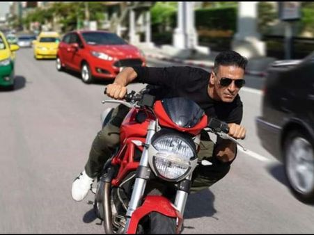अक्षय कुमार की 6 ब्लॅाकबस्टर फिल्मों से Box Office पर मचेगा तहलका, रिकॉर्ड तोड़ !