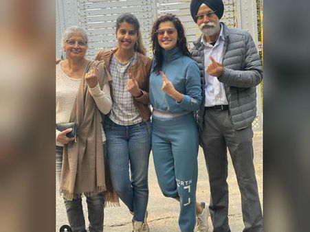 दिल्ली चुनाव 2020- तापसी पन्नू ने परिवार सहित डाला वोट- फोटो शेयर करते हुए बोली ये बात