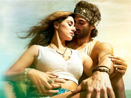 मलंग फिल्म रिव्यू- सस्पेंस से भरपूर है ये प्यार, पागलपन और बदले की कहानी