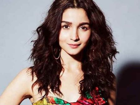 रोहित शेट्टी की गोलमाल 5 - अपने फिल्मी ससुर के साथ रोमांस करेंगी आलिया भट्ट