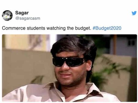 बजट 2020 Reactions - अक्षय कुमार से अजय देवगन - करीना कपूर तक सबने ले लिए मज़े