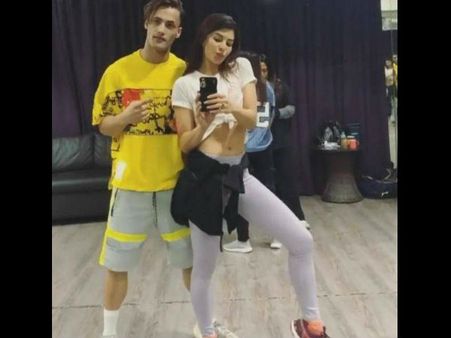 जैकलीन फर्नांडीज के साथ बन गई आसिम रियाज की जोड़ी- धमाकेदार वीडियो हुआ वायरल