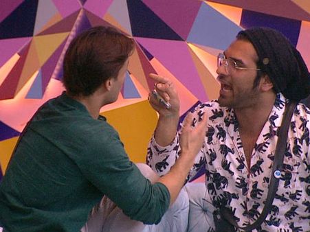 Bigg Boss 13 Video असीम ने पारस छाबड़ा को कहा 'नंगा', प्रेस कॉन्फ्रेंस में जमकर बवाल