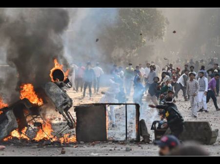 Delhi Riots: हिंसा की आग में सुलग रही है दिल्ली, 13 की मौत- बॉलीवुड सितारों का भी फूटा गुस्सा