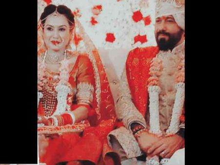 Wedding Pics: टीवी एक्ट्रेस और बिग बॉस 9 की कंटेस्टेंट काम्या पंजाबी ने लिए सात फेरे