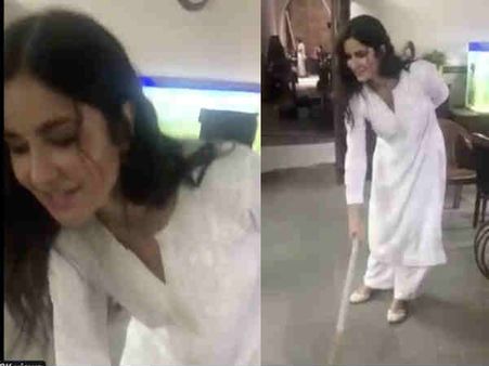 कैटरीना कैफ ने अक्षय कुमार की कर दी झाड़ू से पिटाई, सूर्यवंशी के सेट से मज़ेदार Viral Video