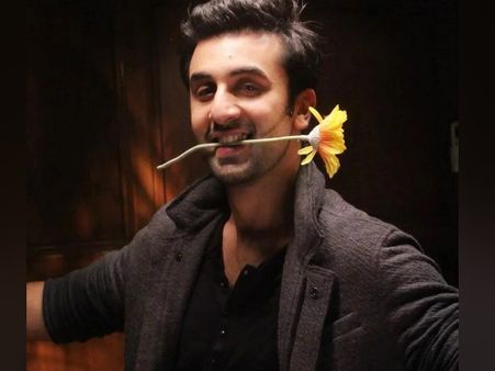 'ब्रह्मास्त्र' और 'शमशेरा' के बाद रणबीर कपूर 'किशोर कुमार' की बायोपिक से मचाएंगे धमाल- फुल डिटेल !