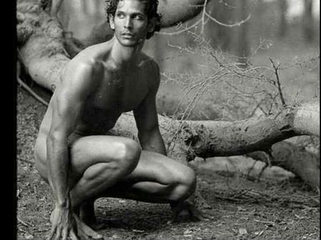 मिलिंद सोमण ने शेयर की अपनी न्यूड, पत्नी भी हो गईं पानी पानी