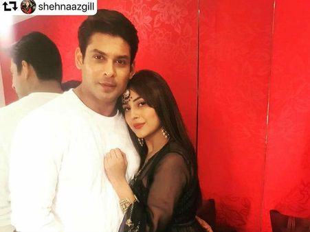 #SidNaazBrokeInternet सिद्धार्थ शुक्ला ने शहनाज को लगाया गले, पहला डांस Video वायरल