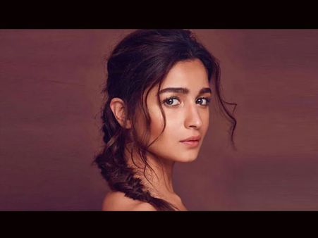 नेपोटिज्म डिबेट को लेकर आलिया भट्ट के हाथों से निकल रही हैं बड़ी फिल्में? यहां जानें सच्चाई