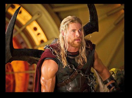 क्रिस हेम्सवर्थ पर कोरोना वायरस का खतरा, थॅार' का वर्ल्ड टूर कैंसल, फैंस के लिए बुरी खबर !