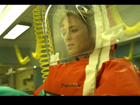 धड़ल्ले से डाउनलोड हो रही है 'कोरोना वायरस' पर बनी 9 साल पुरानी ये फिल्म, बेहद दर्दनाक