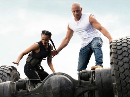 कोरोना की वजह से एक साल के आगे बढ़ी ये हॉलीवुड फिल्म- अक्षय कुमार के साथ होगी क्लैश