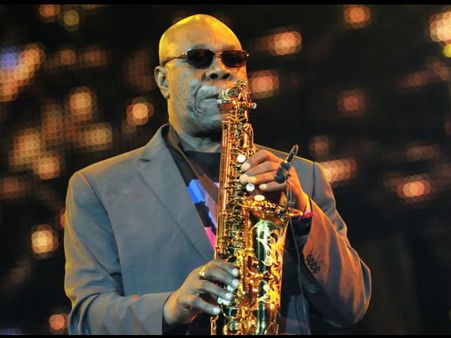 Covid-19: कोरोना वायरस से हुई इस ग्लोबल हॅालीवुड स्टार की मौत, करियर में दिए कई हिट्स