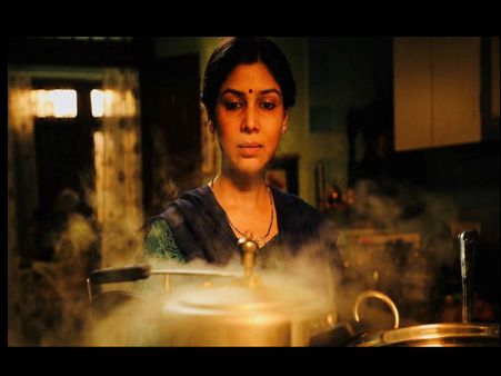 घर की मुर्गी रिव्यू: महिला दाल नहीं पकवान है, 19 मिनट की छोटी लेकिन वजनदार फिल्म