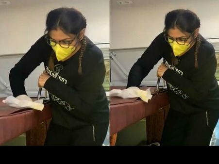 कोरोना वायरस के खौफ से ट्रेन की सीट साफ करने लगीं रवीना टंडन, मस्ट वॅाच VIDEO
