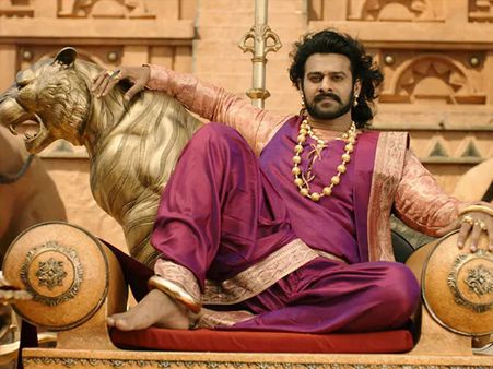 बॉलीवीड vs साउथ फिल्में: दक्षिण फिल्मों ने पूरे देश को बनाया दीवाना, प्रभास हैं इस लिस्ट में टॉप