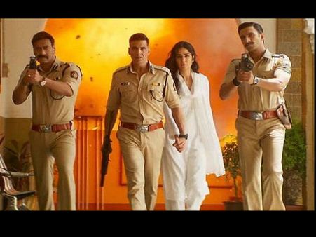 सूर्यवंशी में बाइक से कूदकर हेलीकॅाप्टर पर जाना था, अक्षय को देख चौंक जायेंगे- रोहित शेट्टी